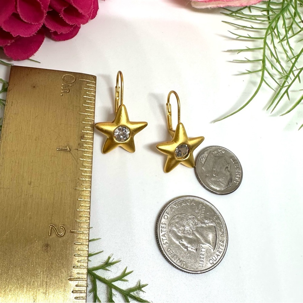 Last Pair! ⚜️CUTE Star Cubic Zirconia Brushed Golden Hoop Earrings - Picture 6 of 6